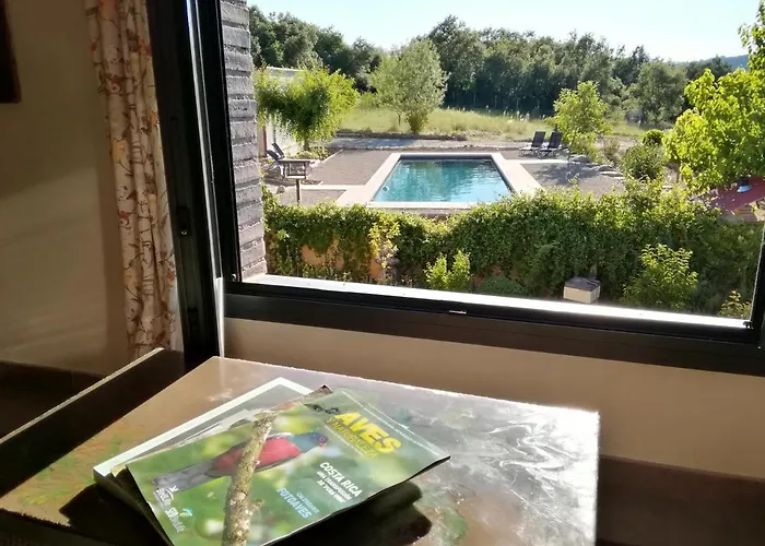 Bed & Breakfast Casa Cholavila Laguarres